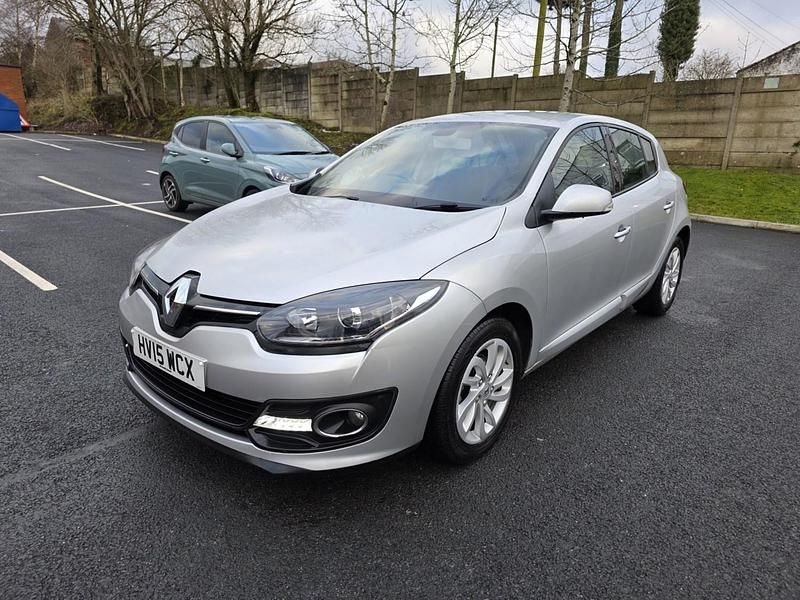 Used Renault Mégane III Dynamique 2015 Silver Hatchback