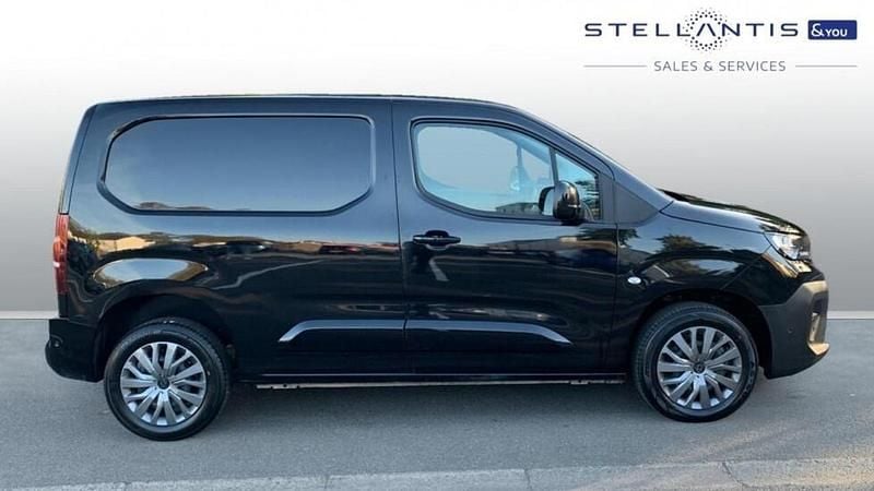 Black Used 2024 Peugeot Partner S MPV | £16,990 (Fair price) - Image 1/4