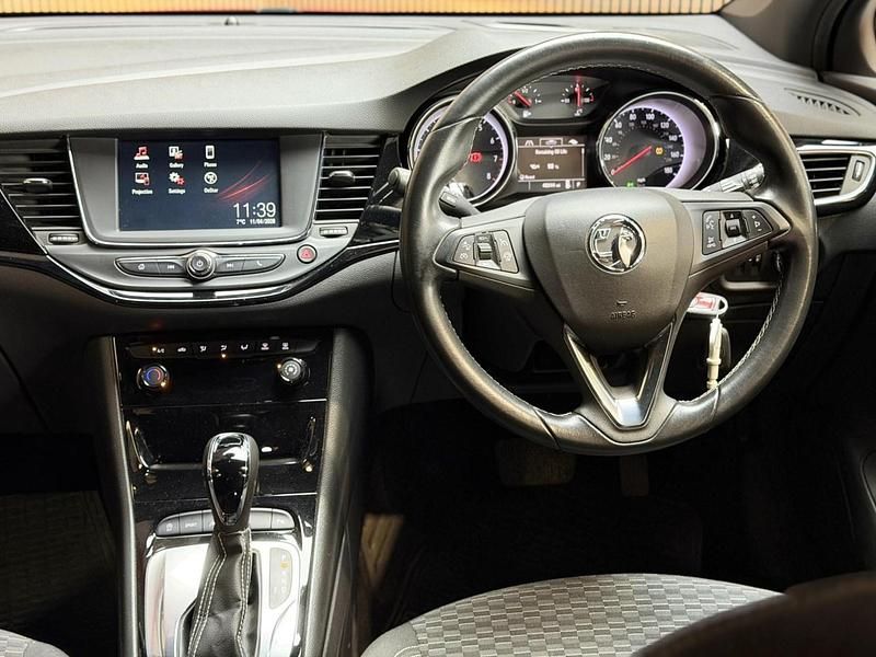 Used Vauxhall Astra SRi 150 HP (110 kW) 2017 Red Hatchback