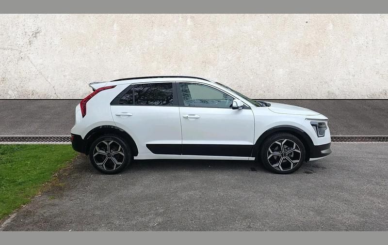 Used Kia Niro 139 HP (102 kW) 2022 White SUV