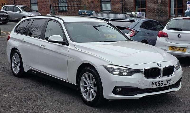 Used BMW 318 Sport Line 2016 White Estate