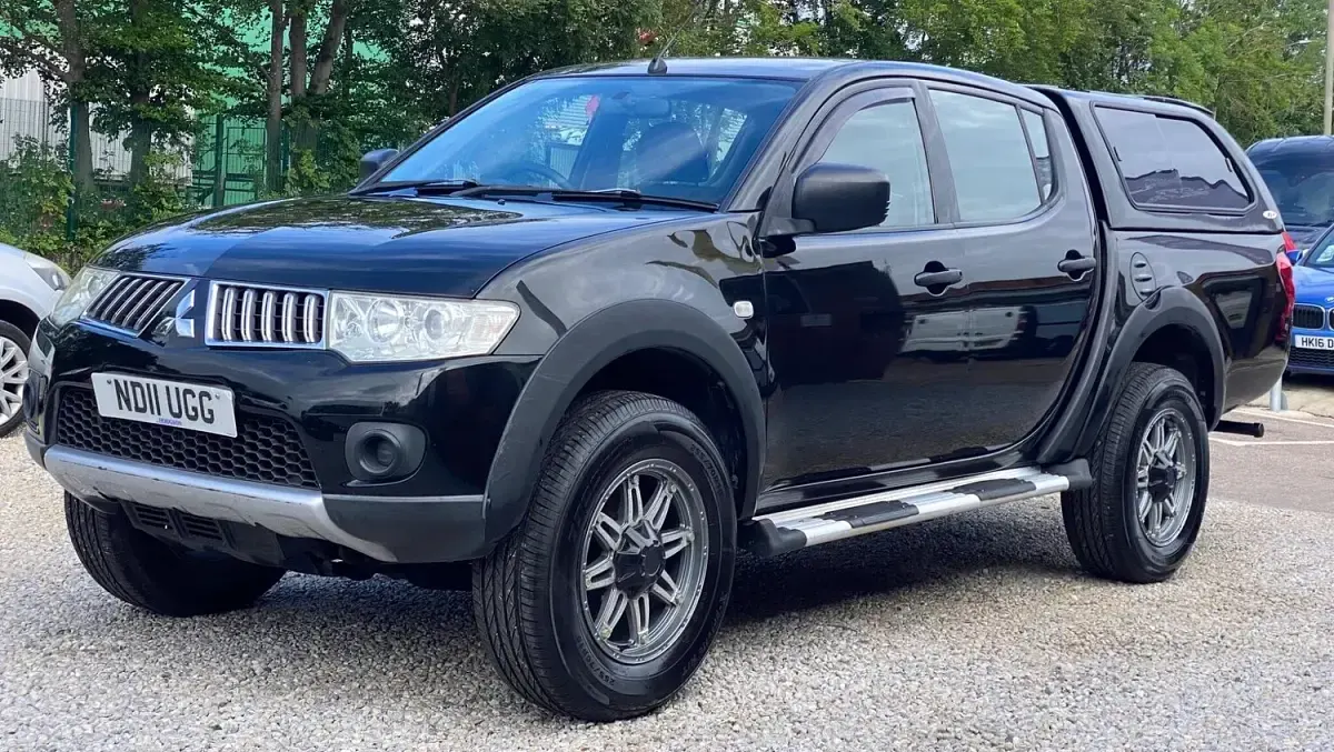 Used Mitsubishi L200 134 HP (98 kW) 2011 Black Pickup