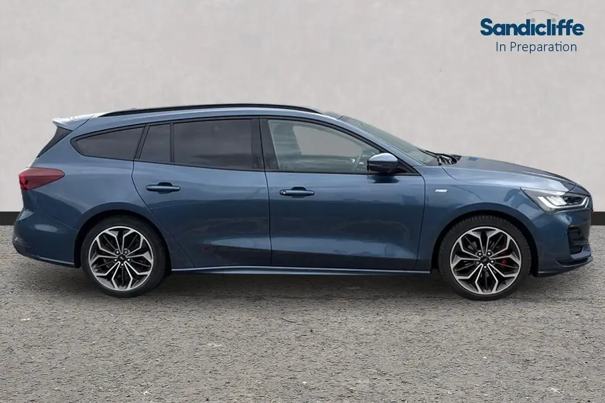 Begagnad Ford Focus Titanium X 155 HK (114 kW) 2024 Blå Kombi