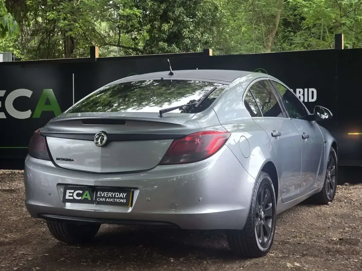 Second-hand Vauxhall Insignia SRi 2012 Argintiu Hatchback