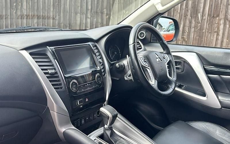 Used 2018 Mitsubishi Shogun SUV | £19,399 (Fair price) - Image 1/3