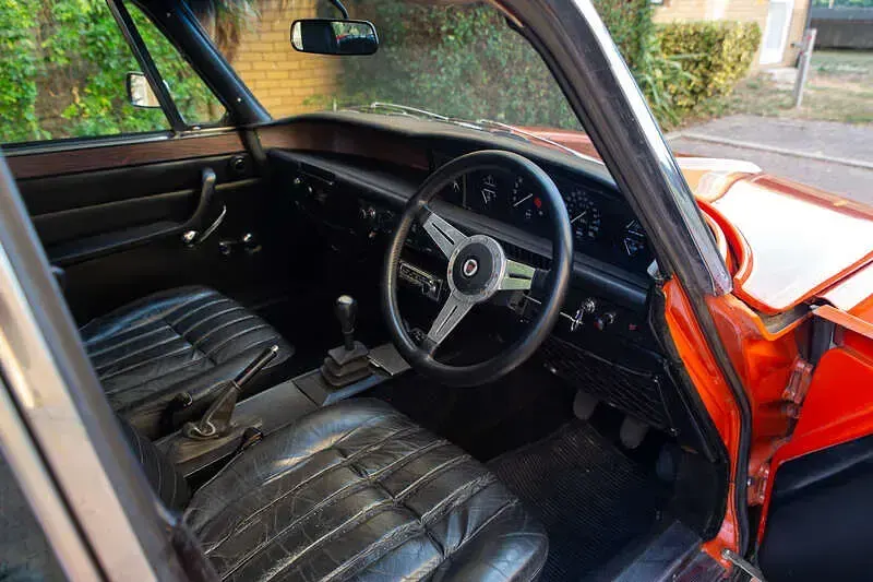Used Rover P6 161 HP (118 kW) 1976 Orange