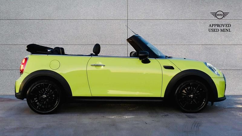 Used Mini Cooper Exclusive 134 HP (98 kW) 2022 Yellow Hatchback