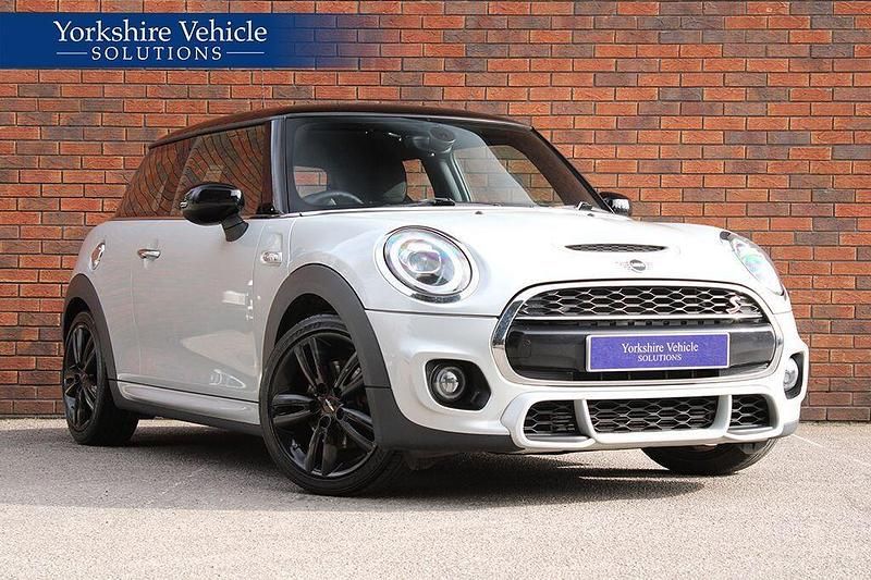 Usado Mini Cooper S Hatch 2019 Prateado Citadino
