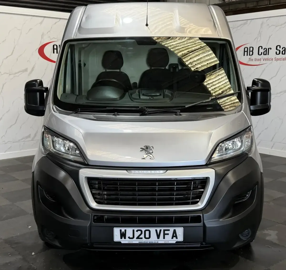 Second-hand Peugeot Boxer S 140 CP (102 kW) 2020 Gri Van