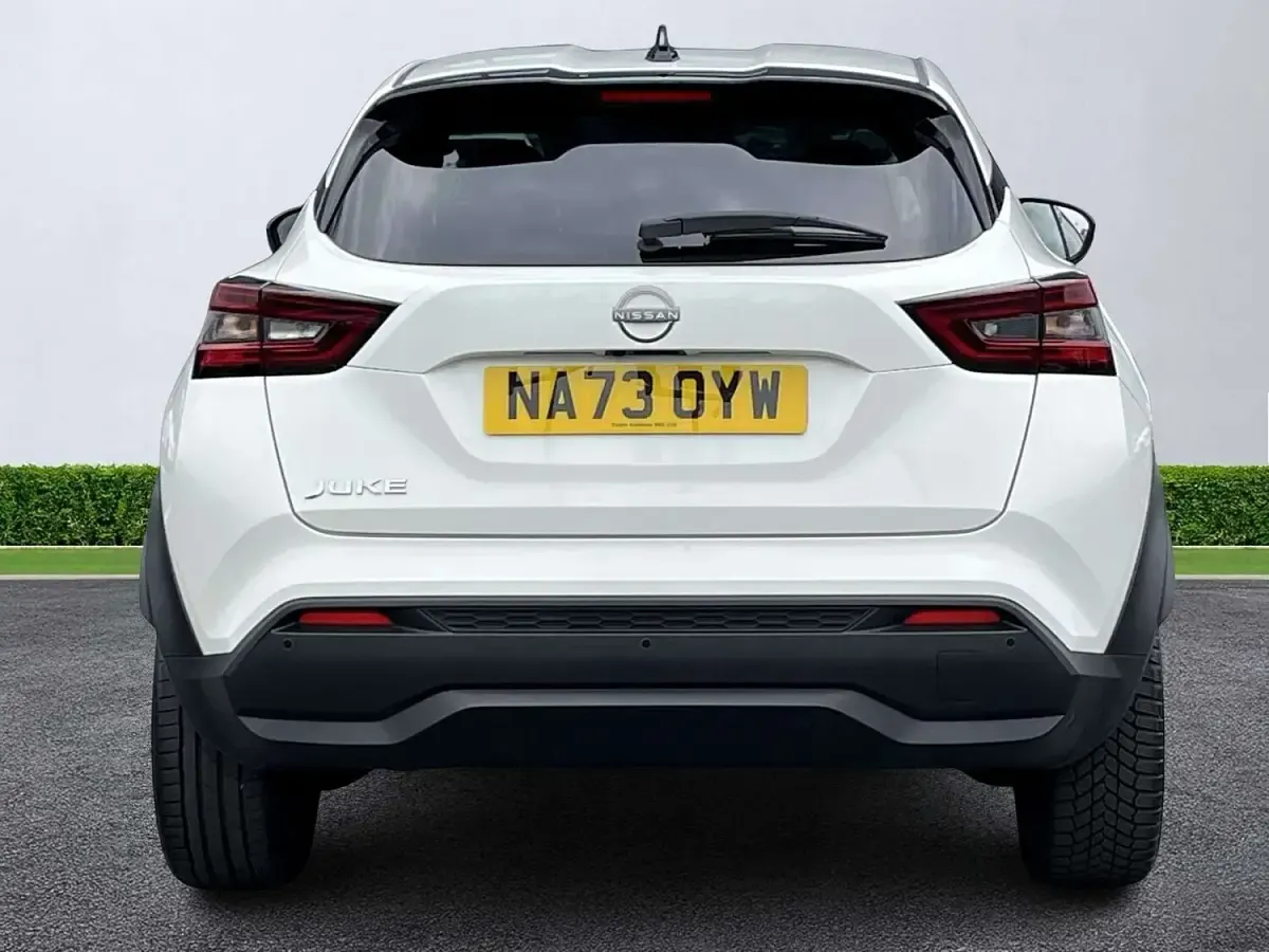 Used Nissan Juke Tekna 2023 White SUV