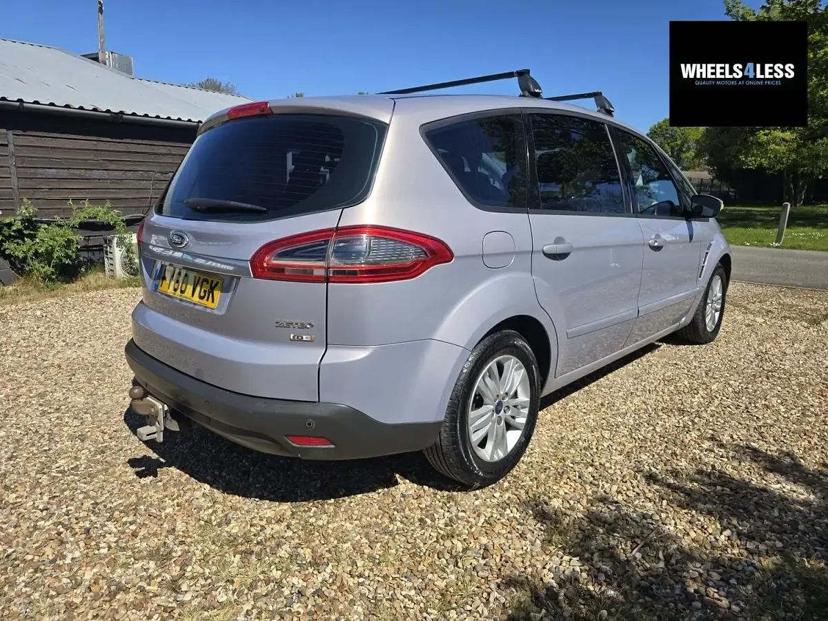 Used Ford S-MAX Zetec 140 HP (102 kW) 2010 White MPV