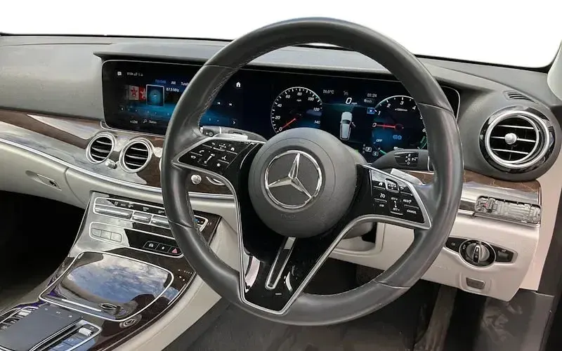 Used Mercedes E300 AMG line 306 HP (225 kW) 2023 Estate