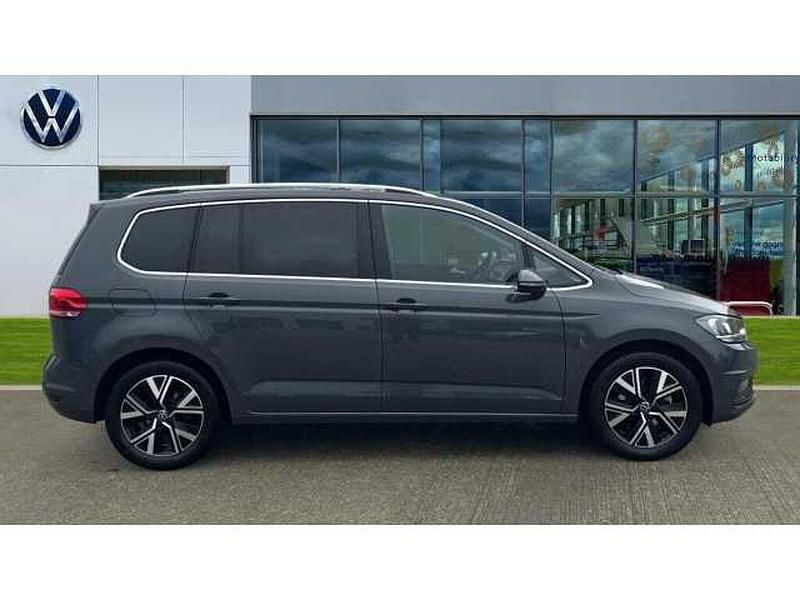 Used VW Touran SEL 150 HP (110 kW) 2025 Dolphin grey metallic MPV
