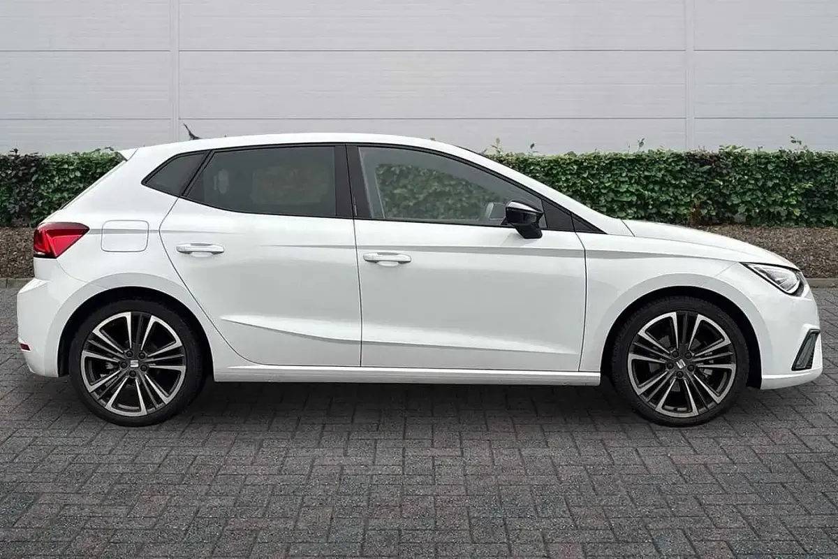 Usado Seat Ibiza 2024 Branco Citadino