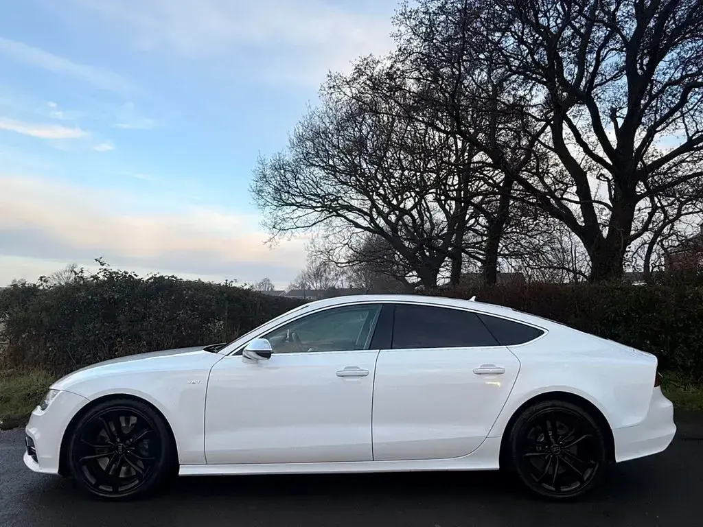 Used Audi A7 Advanced 2014 White Hatchback