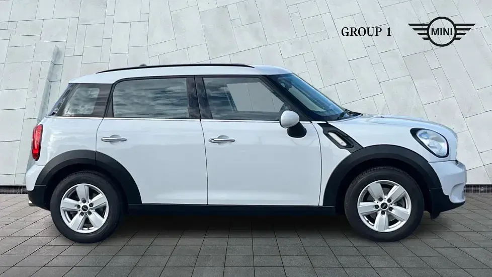 Used Mini One Countryman 98 HP (72 kW) 2016 White SUV