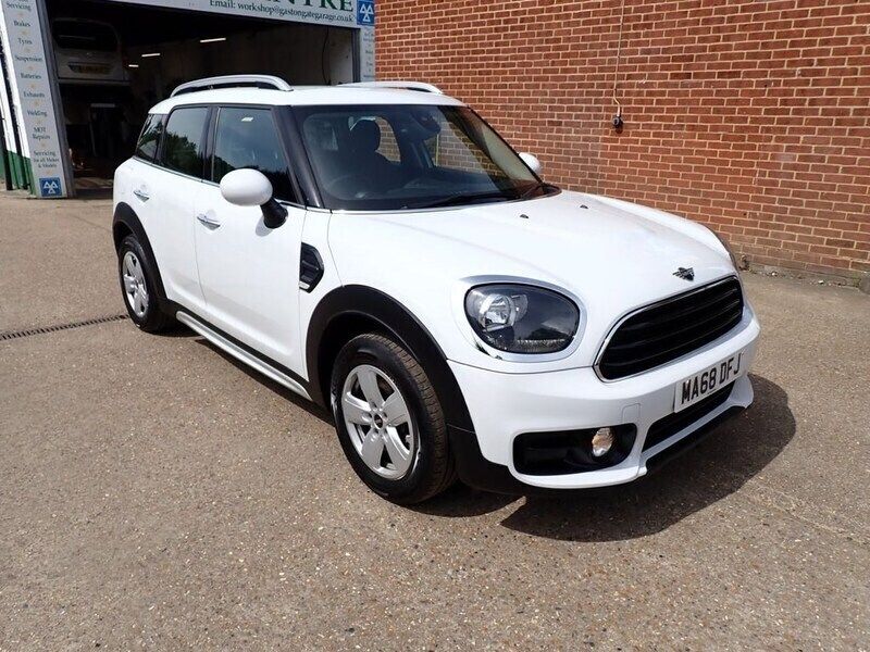 White Used 2018 Mini Cooper Countryman SUV | £11,250 (Fair price) - Image 1/4