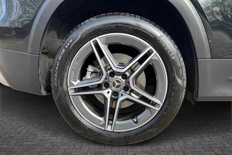 Used Mercedes GLB220 Executive 190 HP (139 kW) 2025 Cosmos black SUV