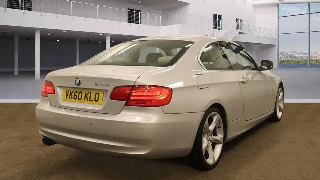 Used BMW 330 Comfort Edition 272 HP (200 kW) 2010 Silver Coupe