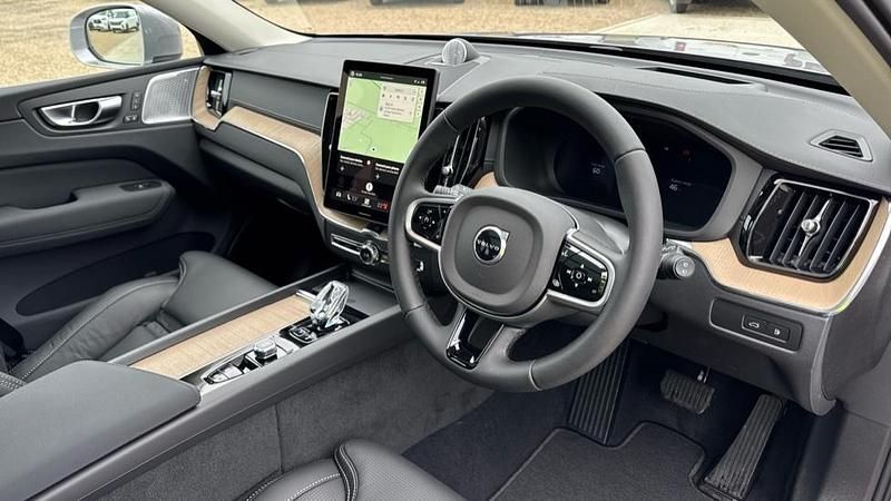 New Volvo XC60 Ultra 455 HP (334 kW) 2026 Silver SUV