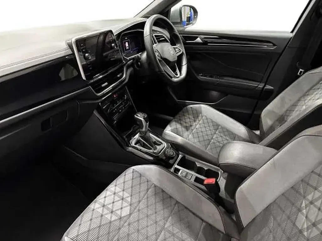Used VW T-Roc R-line 190 HP (139 kW) 2023 Silver SUV