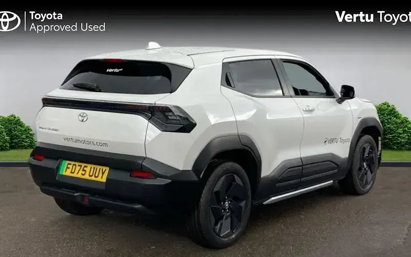 Used Toyota Urban Cruiser Design 127 kW (174 HP) 2026 SUV