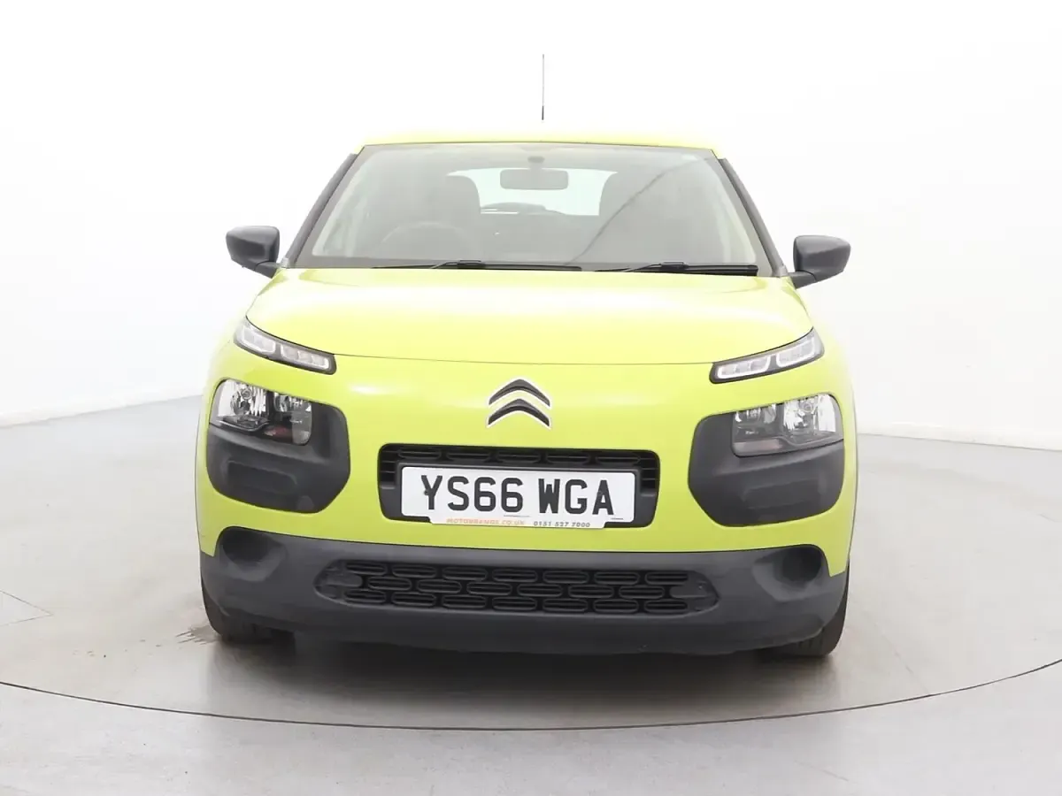Used Citroën C4 PureTech 2017 Yellow SUV