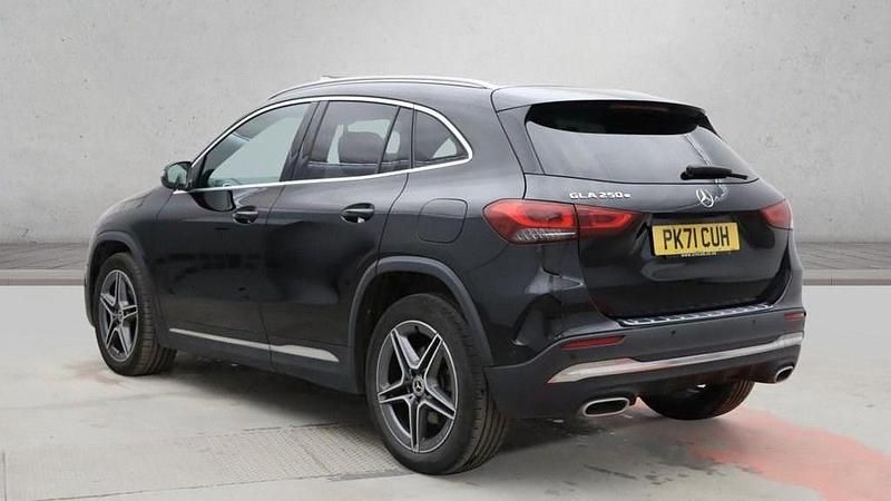 Used Mercedes GLA250 Exclusive 218 HP (160 kW) 2021 Black SUV