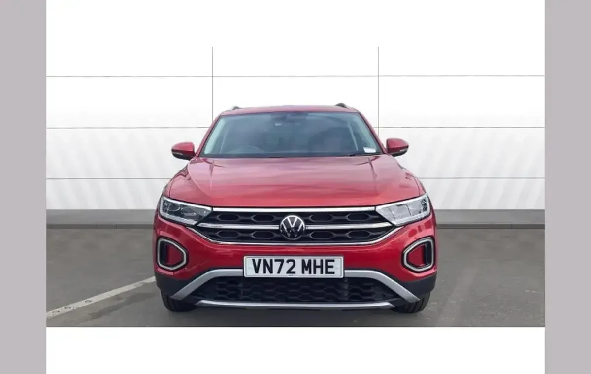 Used VW T-Roc Style 150 HP (110 kW) 2023 Red SUV