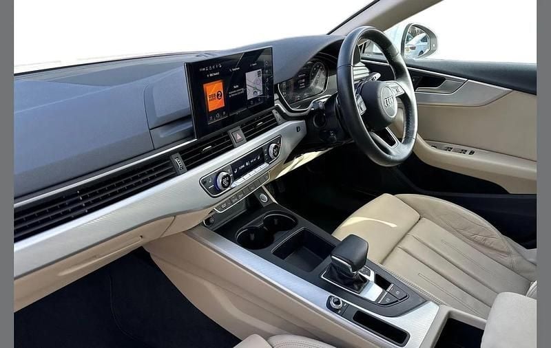 Used Audi A5 Sportback Sport 147 HP (108 kW) 2023 White Hatchback