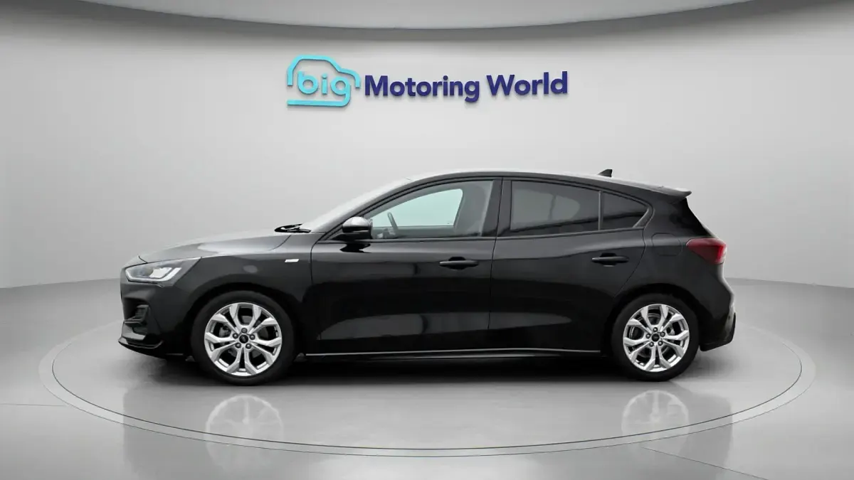 Used Ford Focus ST-Line 125 HP (91 kW) 2024 Black Hatchback