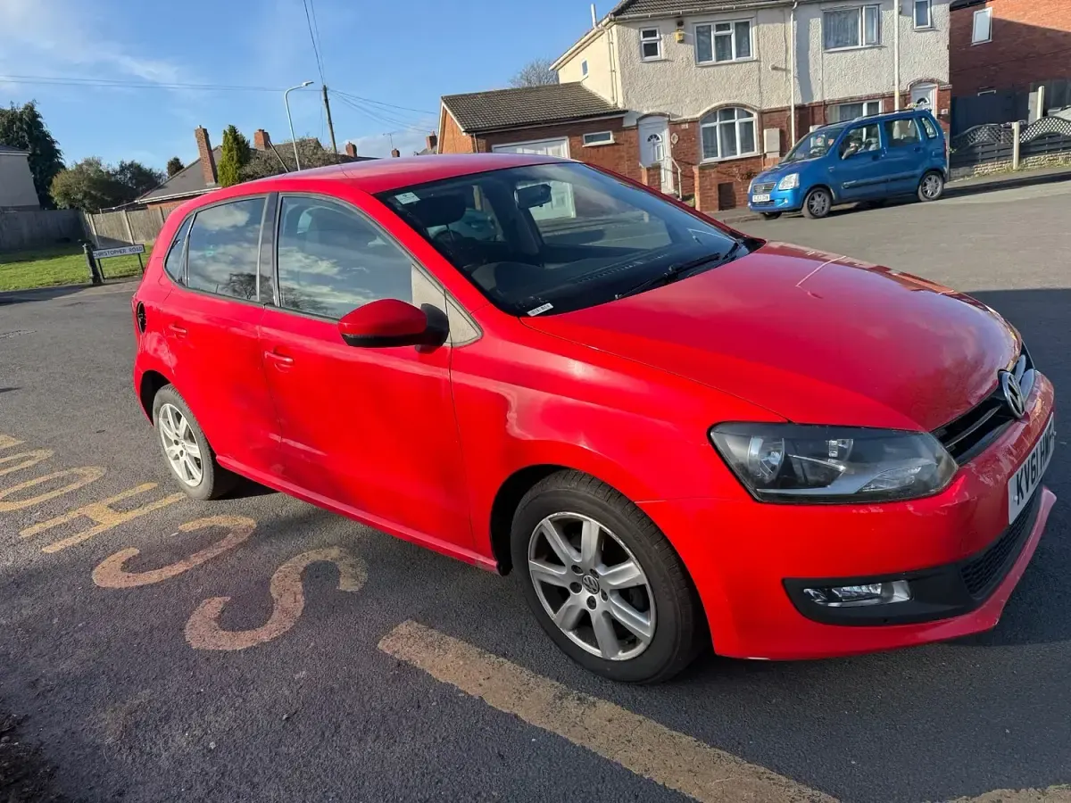 Used VW Polo Match 60 HP (44 kW) 2011 Red Hatchback