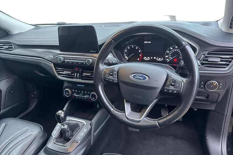 Used Ford Focus Vignale 182 HP (133 kW) 2019 Black Hatchback