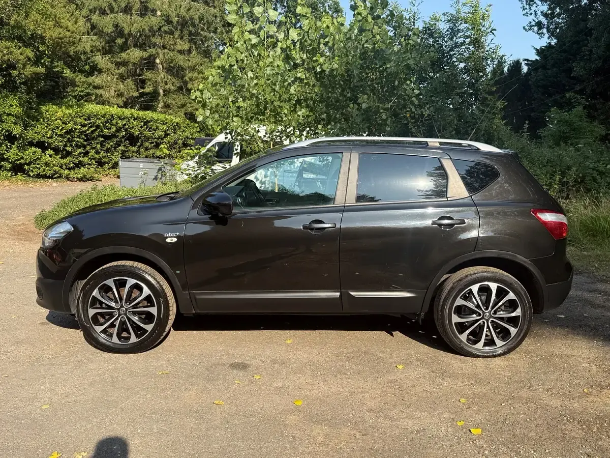 Used Nissan Qashqai N-TEC 110 HP (80 kW) 2013 Black SUV