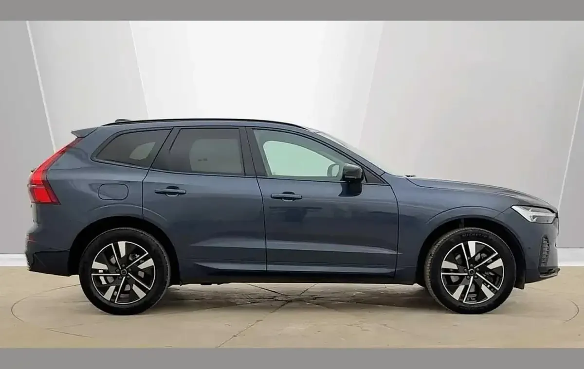 Used Volvo XC60 Plus 247 HP (181 kW) 2025 Blue SUV