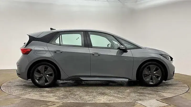 Begagnad Cupra Born 150 kW (204 HK) 2023 Grå Halvkombi