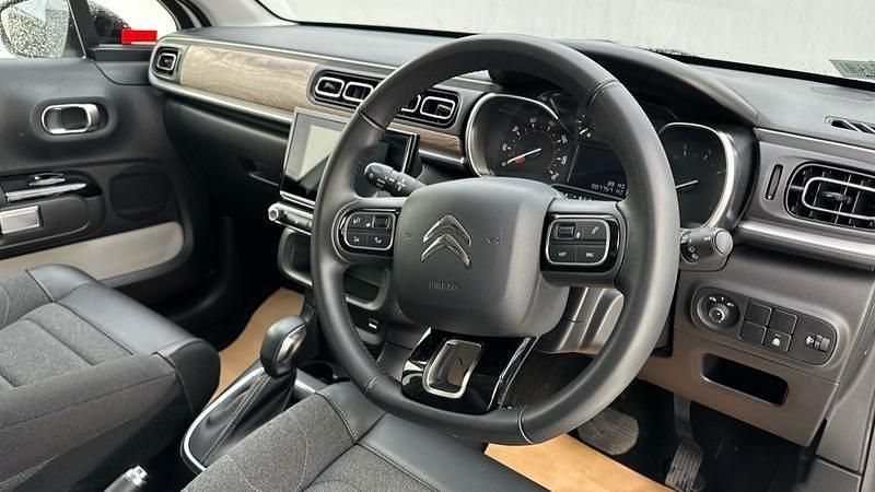 Used Citroën C3 PureTech 110 HP (80 kW) 2024 White Hatchback