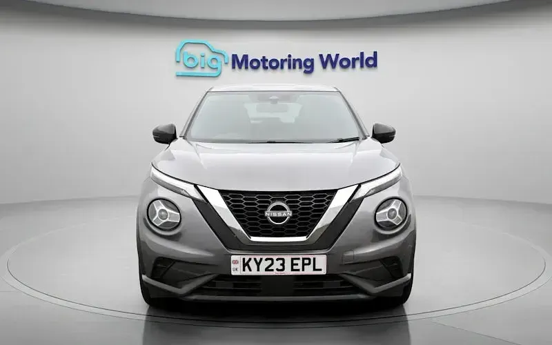 Used Nissan Juke N-Connecta 114 HP (83 kW) 2023 Grey SUV