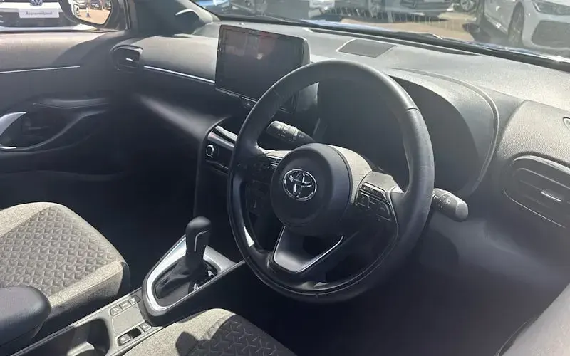 Used Toyota Yaris Cross Design 116 HP (85 kW) 2023 Blue SUV