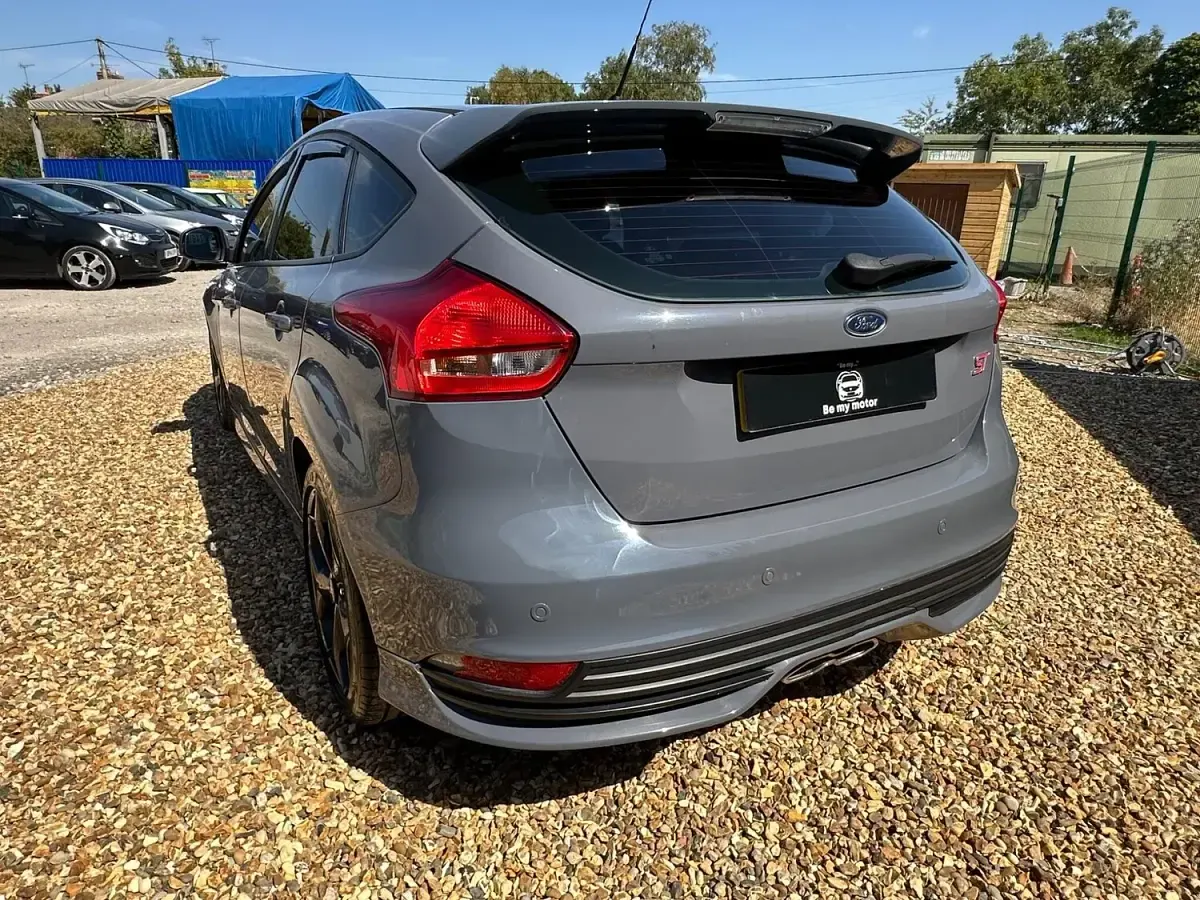 Used Ford Focus ST 185 HP (136 kW) 2015 Grey Hatchback