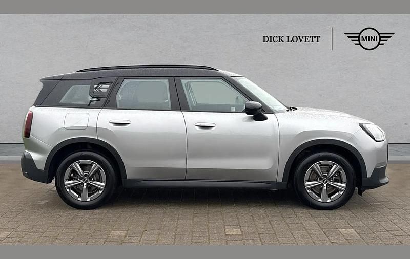 Used Mini Countryman Classic 170 HP (125 kW) 2024 Silver SUV