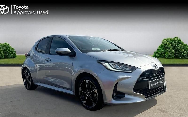 Usado Toyota Yaris Hybrid 131 HP (96 kW) 2026 Citadino
