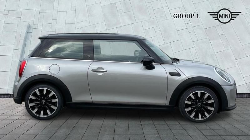 Usado Mini Cooper Exclusive 136 CV (100 kW) 2023 Plateado Utilitario