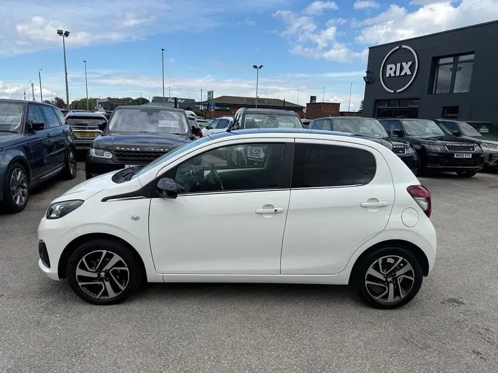 Begagnad Peugeot 108 Allure 72 HK (52 kW) 2020 Vit Halvkombi