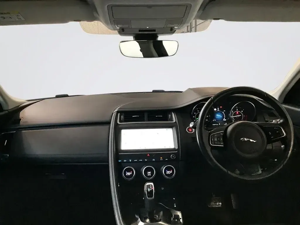 Begagnad Jaguar E-Pace SE 150 HK (110 kW) 2019 Vit SUV