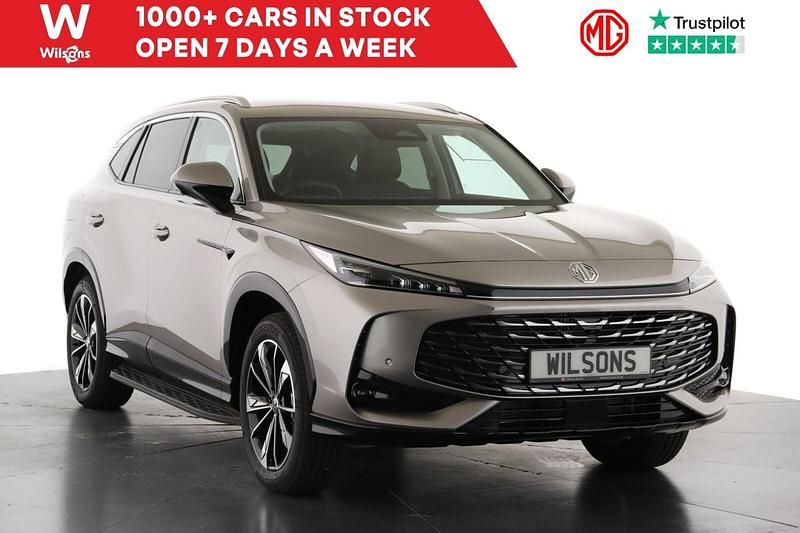 New 2025 MG HS Trophy SUV | £27,995 - Image 1/4