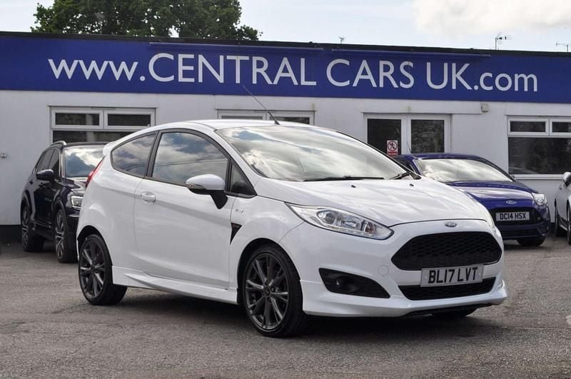 White Used 2017 Ford Fiesta ST-Line Hatchback | £6,495 (Fair price) - Image 1/4
