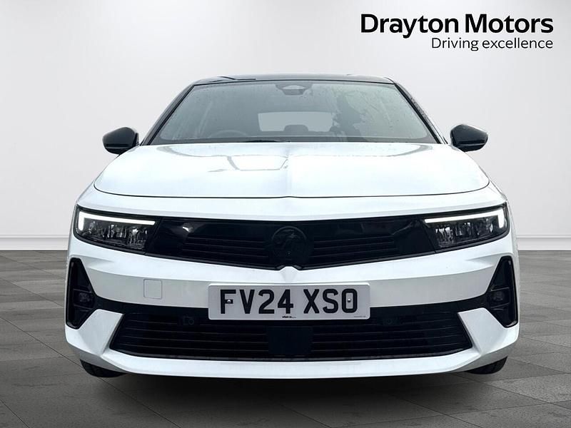 Used Vauxhall Astra S 130 HP (95 kW) 2024 White Estate