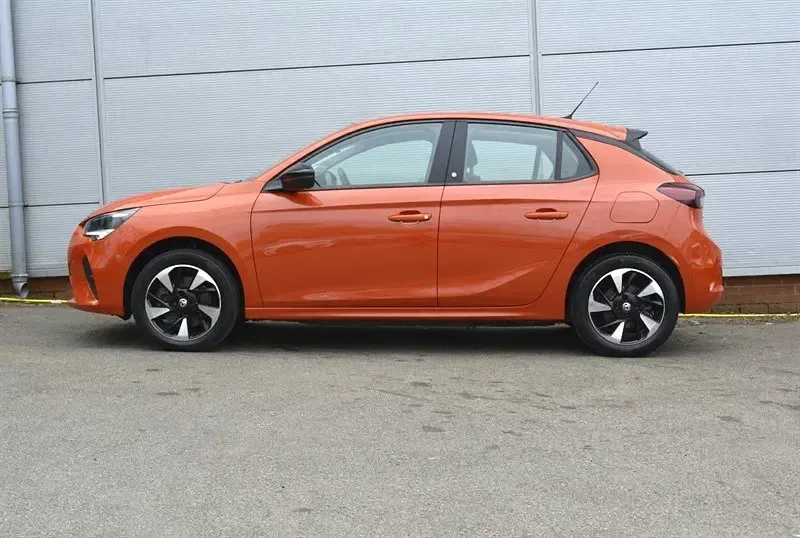 Second-hand Vauxhall Corsa-e 100 kW (136 CP) 2020 Portocaliu Hatchback