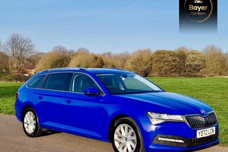 Used Skoda Superb SE Technology 150 HP (110 kW) 2022 Blue Estate